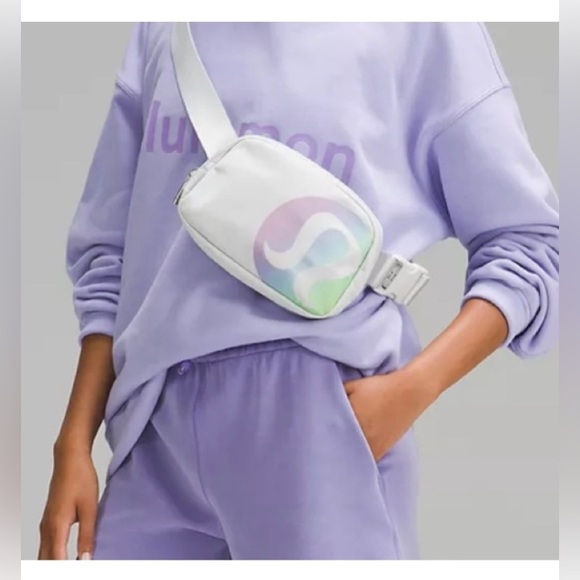 NWT Lululemon Everywhere Belt Bag Rainbow Logo - Picture 5 of 6
